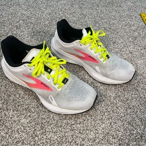 Brooks Women's launch 9 size 8.5